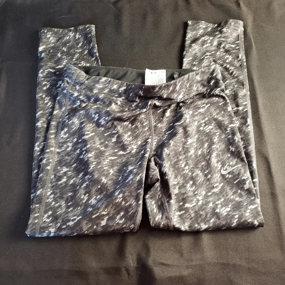 Nike Dri-Fit Printed Cropped‎ Leggings XS